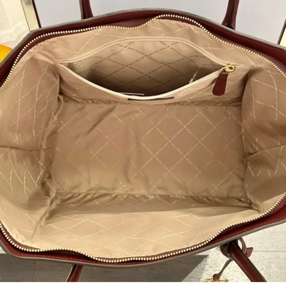 Michael Kors Avril Extra-Large Leather Top-Zip Tote Bag In Oxblood